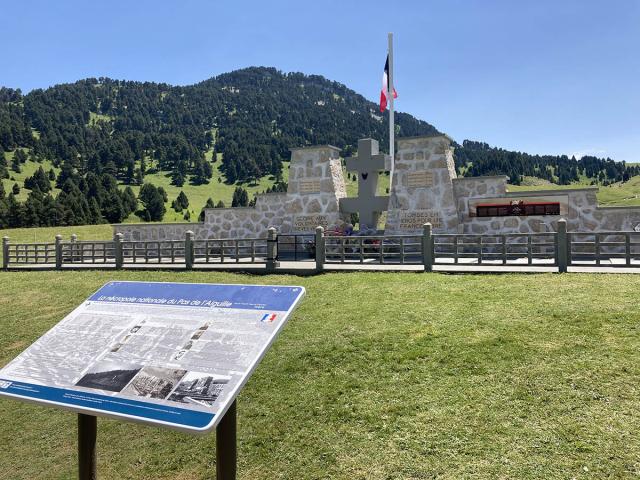 pas de l'Aiguille plan large